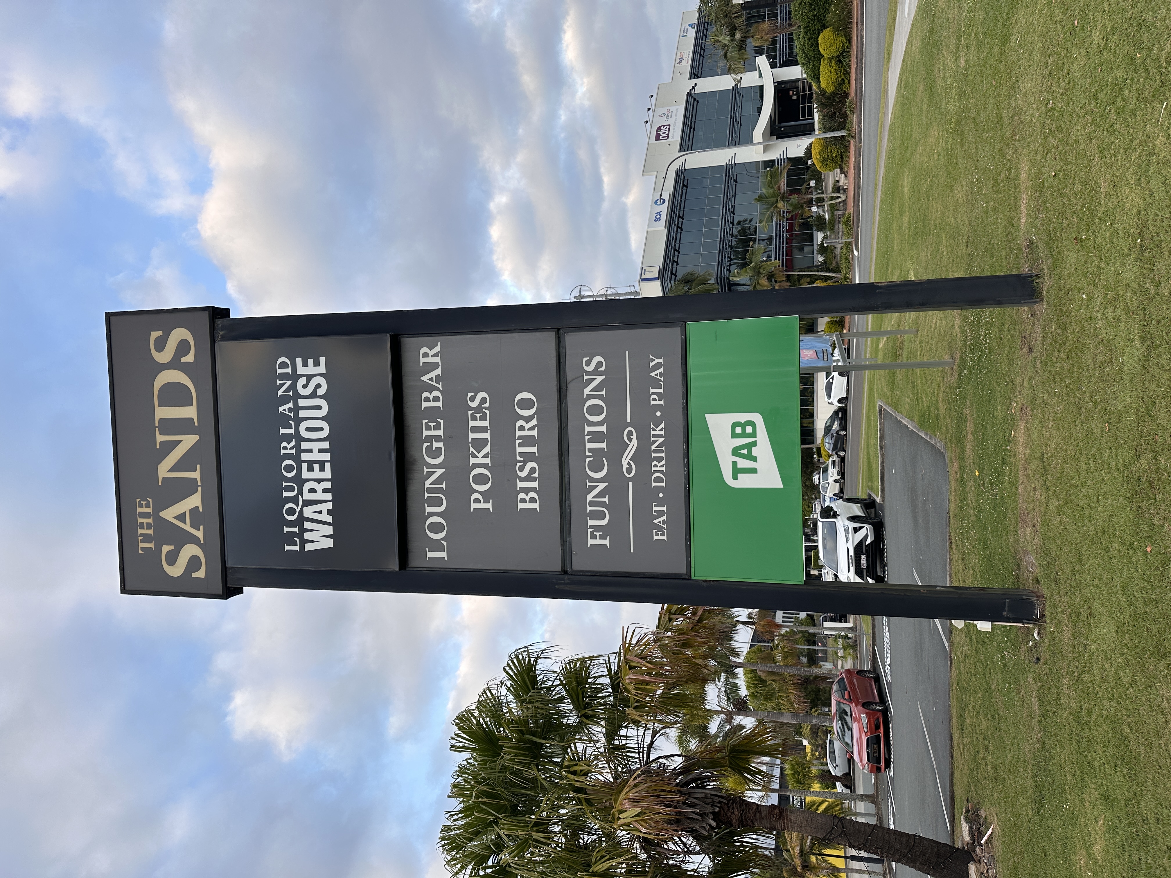 Images Liquorland Warehouse Maroochydore