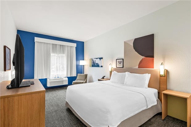 Images Spark by Hilton Duluth