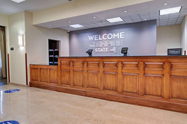 Images Hampton Inn & Suites Rockville Centre