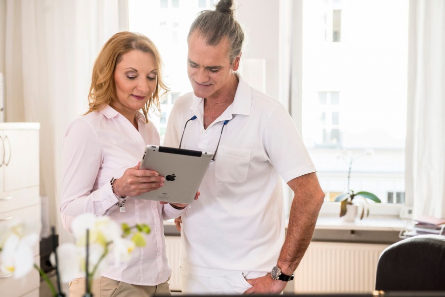 Dr. Ulrich Waller, Häberlstrasse 26 in München