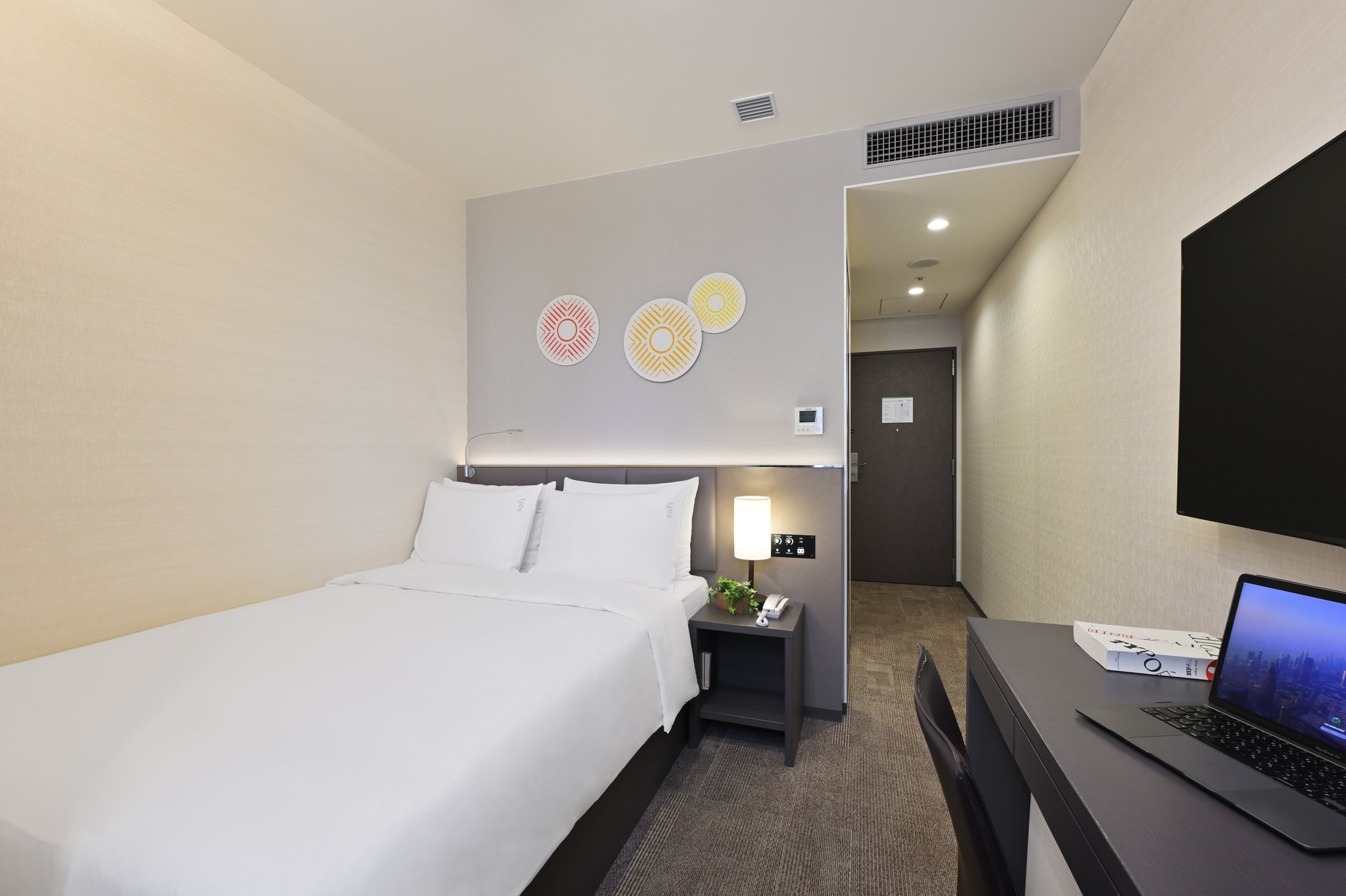 Images Holiday Inn & Suites Shin Osaka by IHG