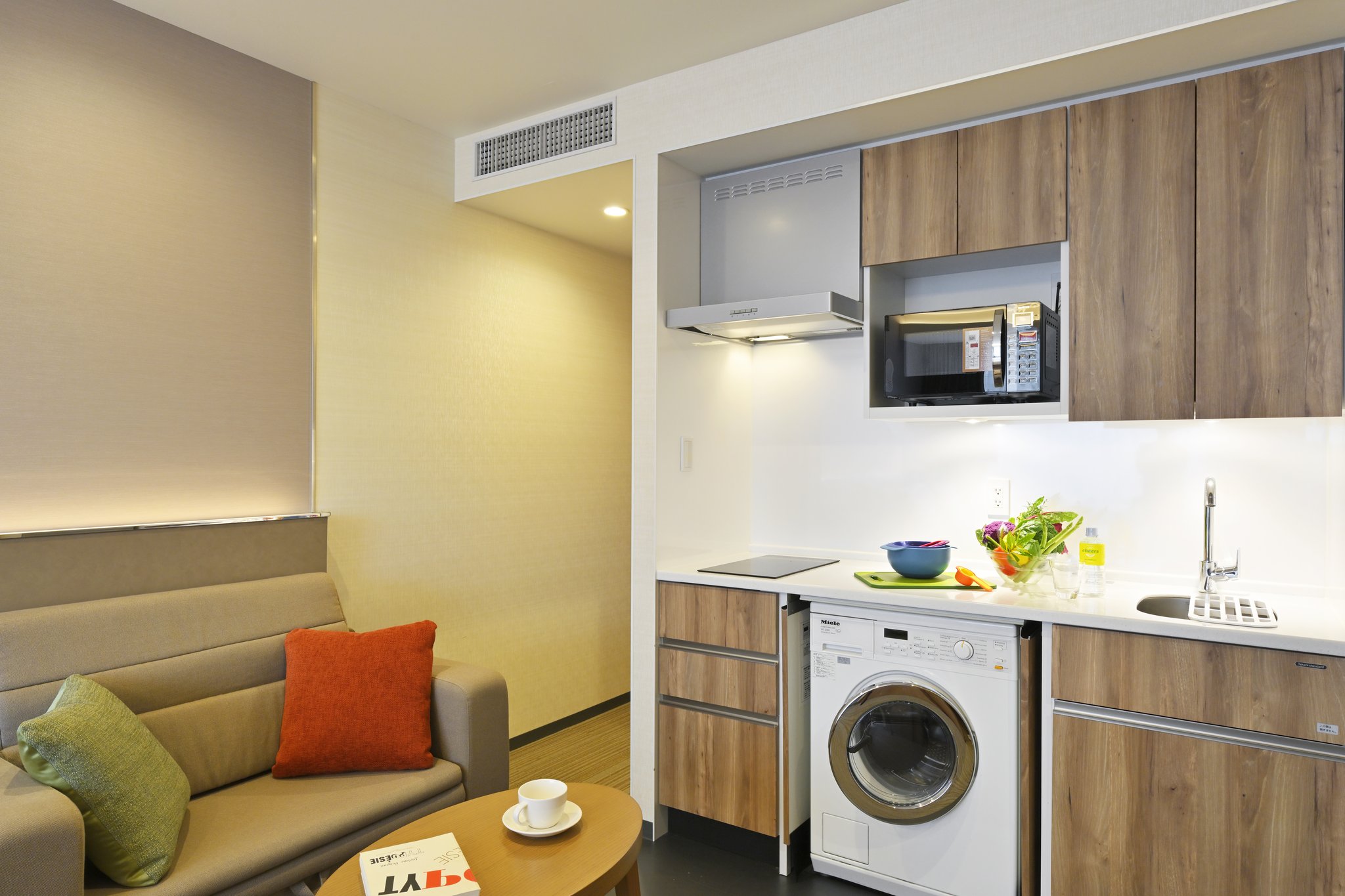 Images Holiday Inn & Suites Shin Osaka by IHG