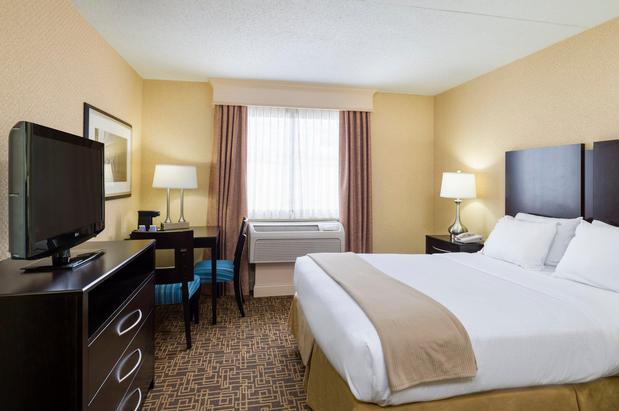 Images Holiday Inn Express Philadelphia - Penns Landing, an IHG Hotel