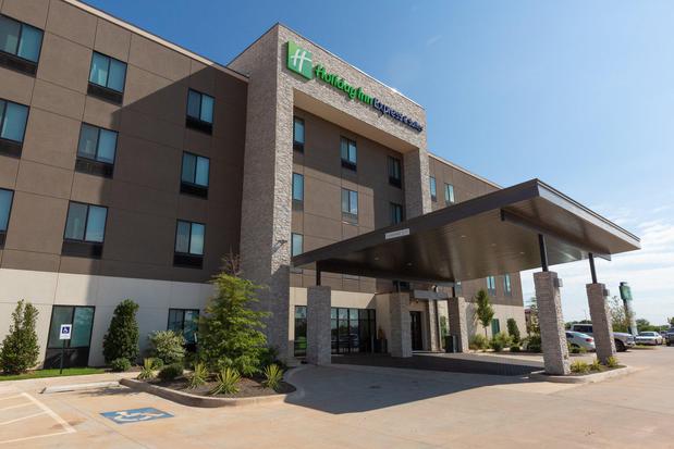 Images Holiday Inn Express & Suites Kingfisher, an IHG Hotel