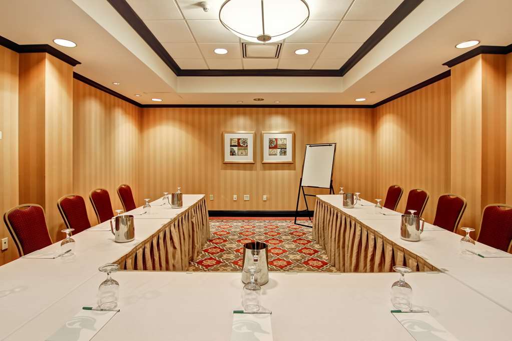 Meeting Room Hampton Inn by Hilton Toronto Airport Corporate Centre Toronto (416)646-3000