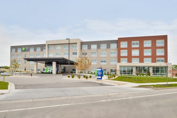 Images Holiday Inn Express & Suites Madison by IHG