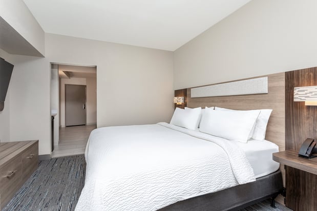 Images Holiday Inn Express & Suites Ormond Beach - North Daytona by IHG