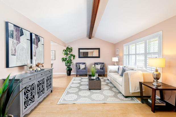 Images Amber Hom Realm Real Estate