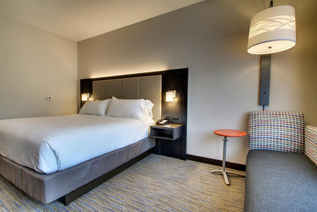 Images Holiday Inn Express & Suites Summerville by IHG