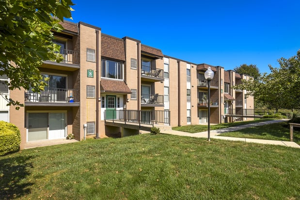 Images Summit Trace Apartments