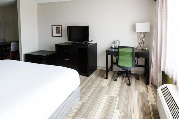 Images Holiday Inn Express & Suites Shelbyville by IHG