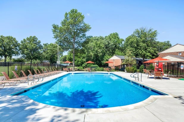 Images Fox Pointe Apartment Homes