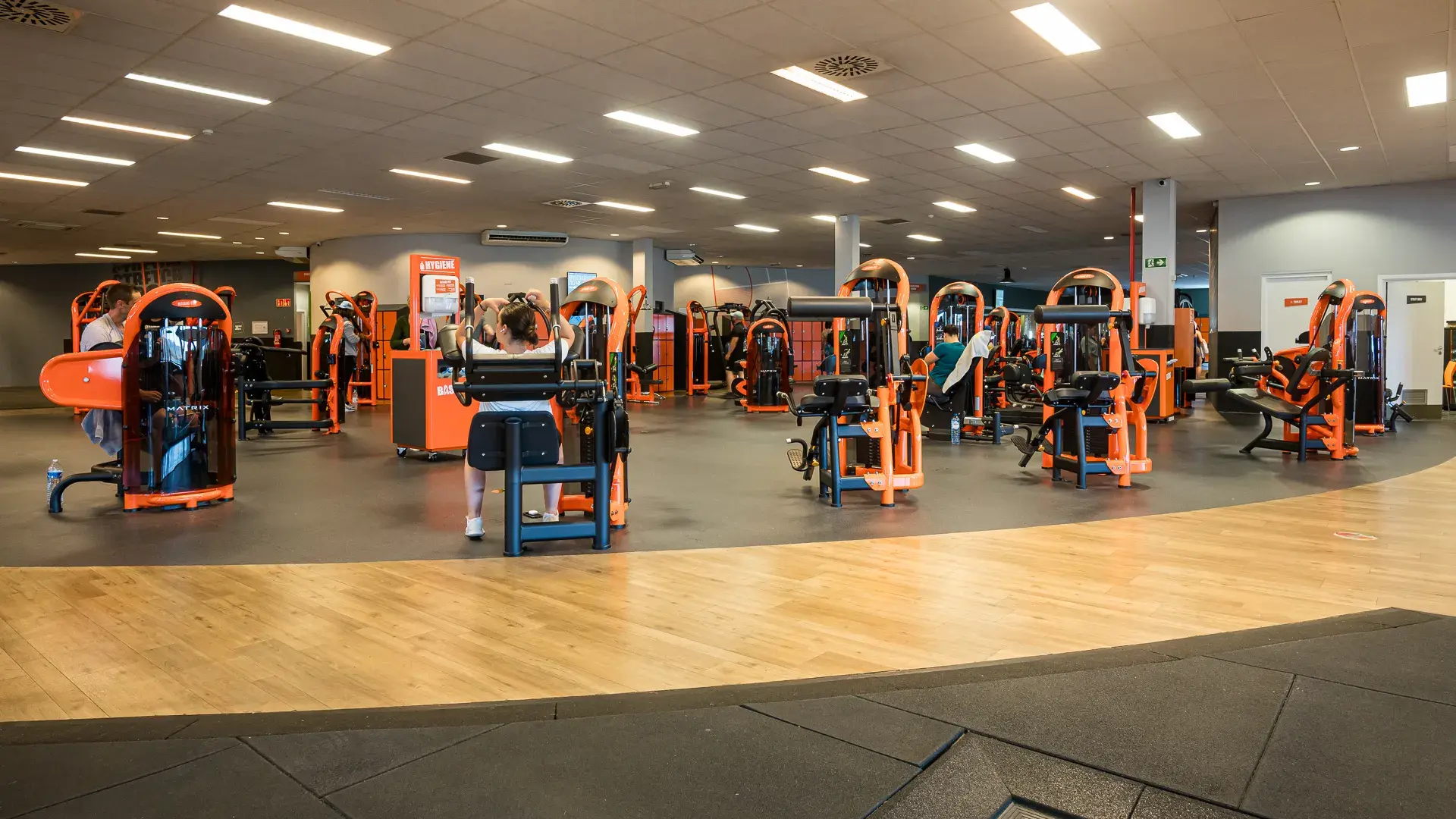 Images Basic-Fit 24/7