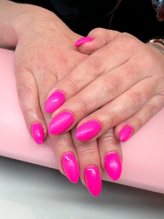 Gel Nägel mit Farbe - Beauty Nails - Schönheitssalon Schneewitchen