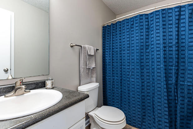 Images Parkway Station Apartment Homes