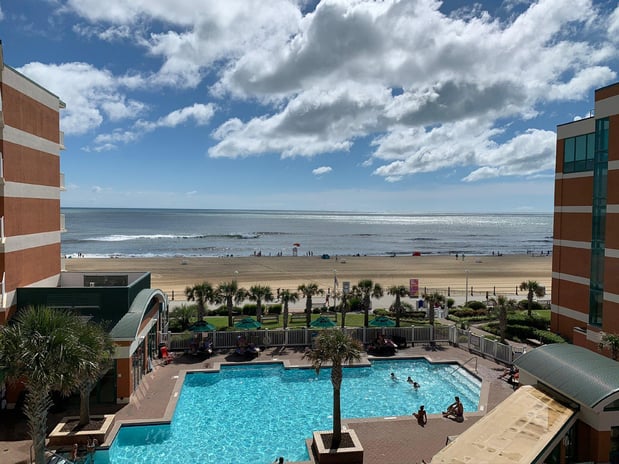 Images Holiday Inn & Suites Virginia Beach - North Beach by IHG