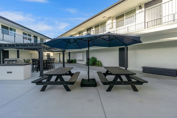 Images Torrance Gateway Apartments