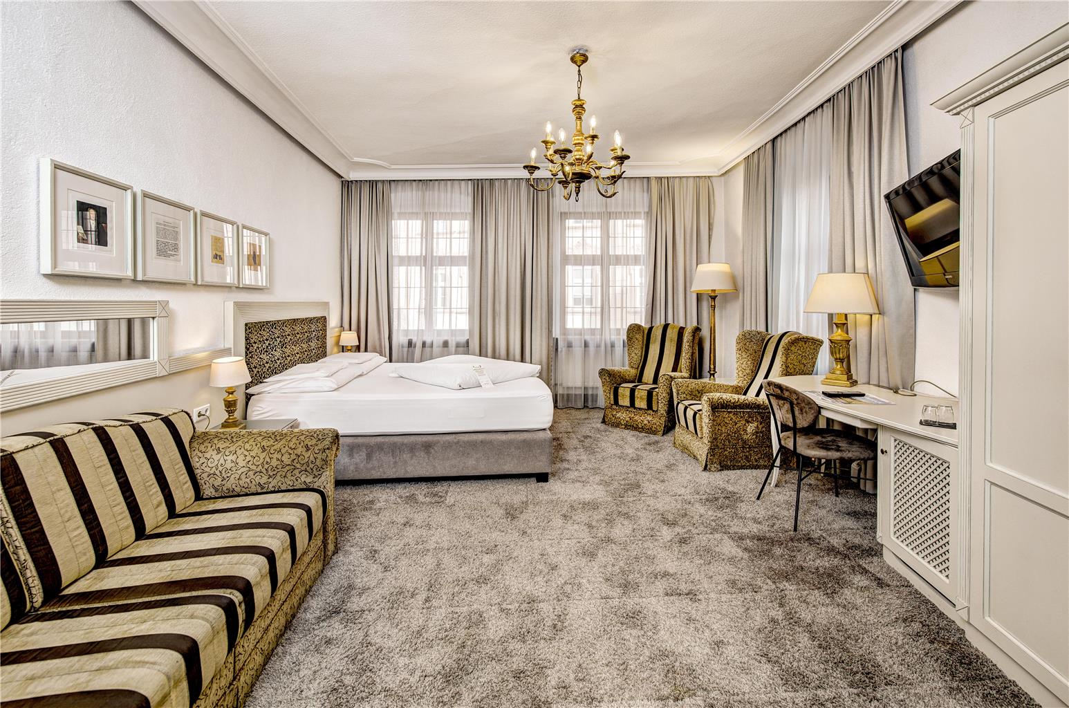 Hotel Goldener Adler, BW Signature Collection, Herzog - Friedrich Str 6 in Innsbruck