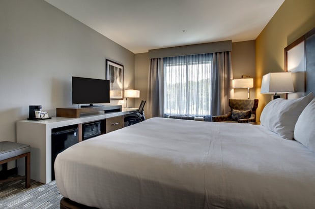 Images Holiday Inn Express & Suites Albany by IHG