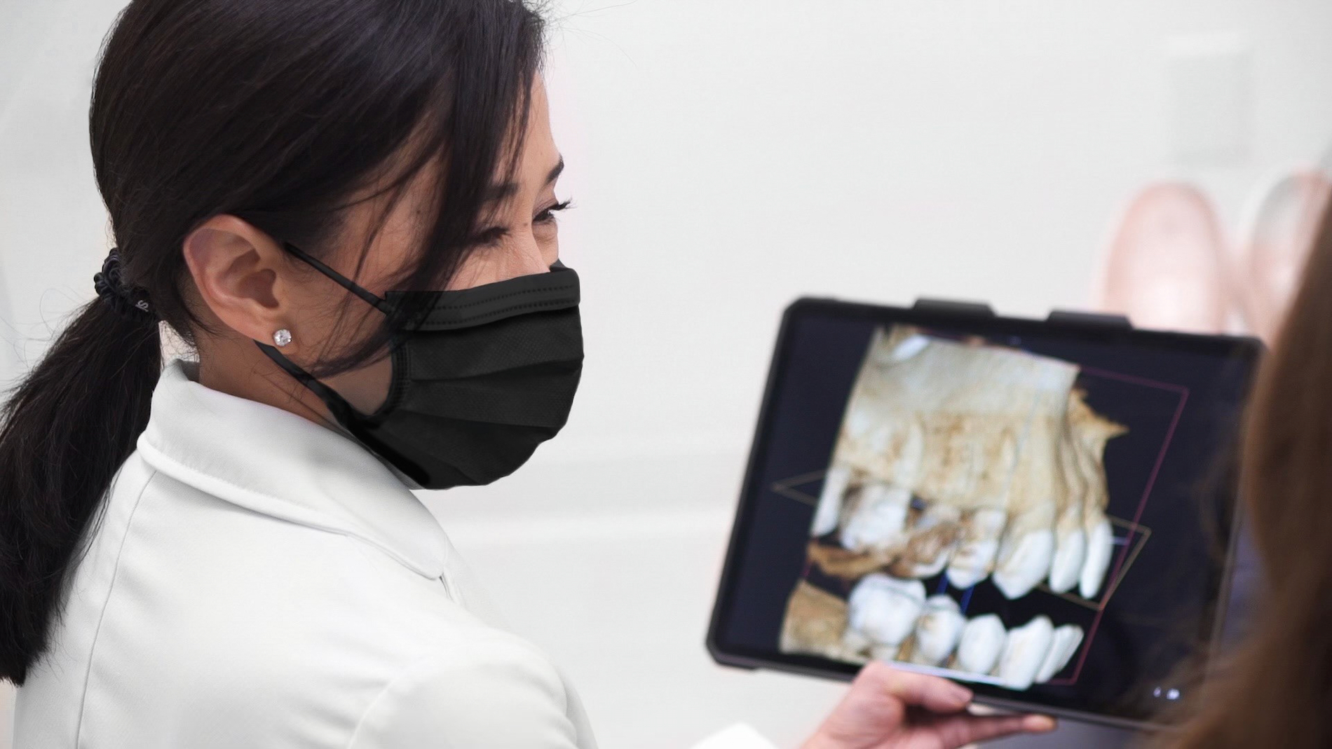 Established in 1995, Perry Endodontics has been at the forefront of providing exceptional endodontic 