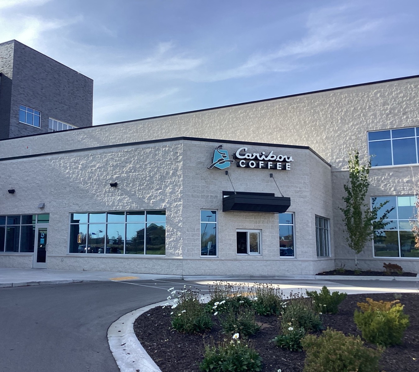 Storefront of the Caribou Coffee at 1110 Kepler Dr in Green Bay