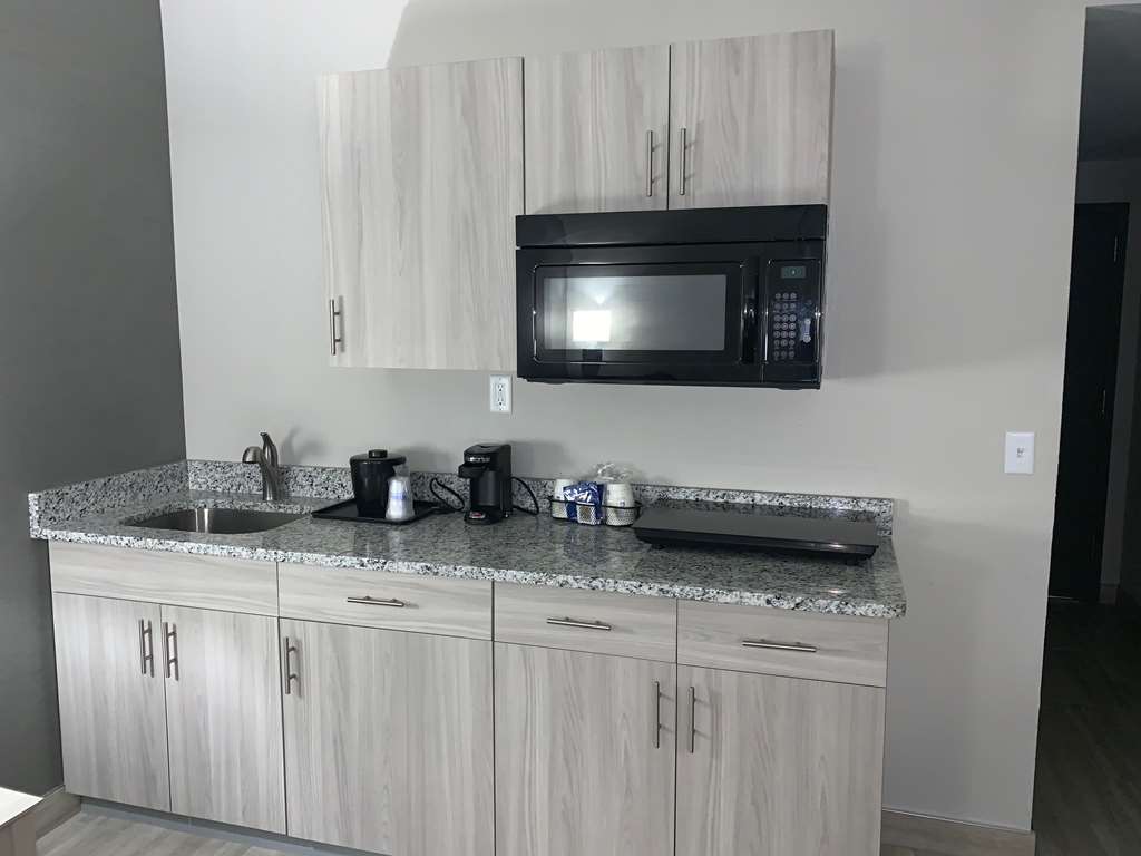 Double Queen Suite