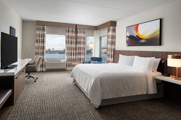 Images Hilton Garden Inn Camden Waterfront Philadelphia
