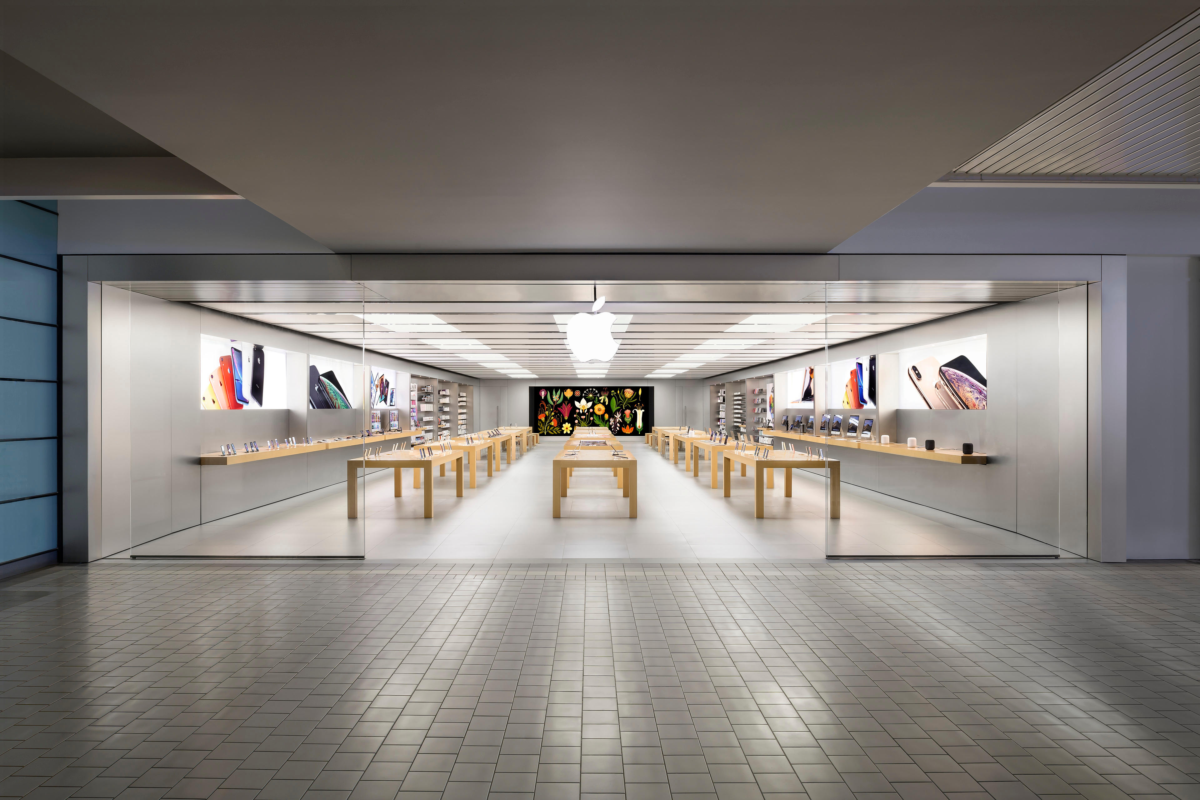 Apple Anchorage 5th Avenue Mall