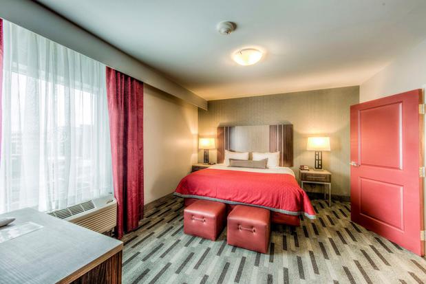 Images Staybridge Suites Columbus OSU-Medical Center by IHG
