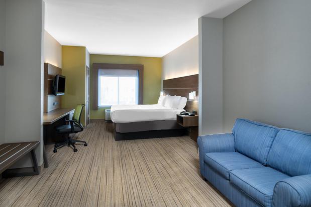Images Holiday Inn Express & Suites Dallas East - Fair Park, an IHG Hotel