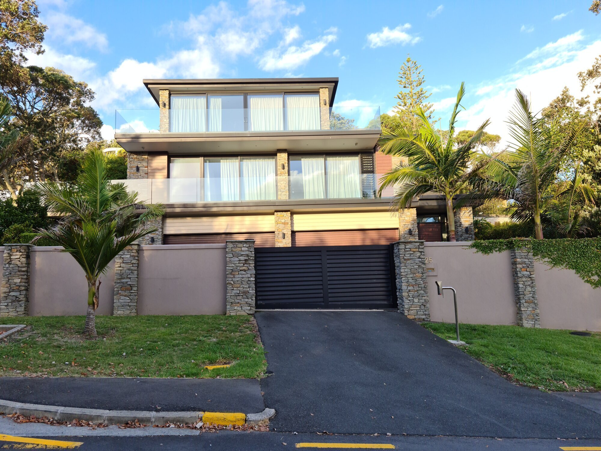 Images Tropical Painters & Decorators