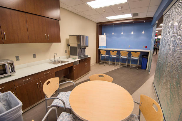 Images The Mother Baby Center at Mercy with Children's Minnesota