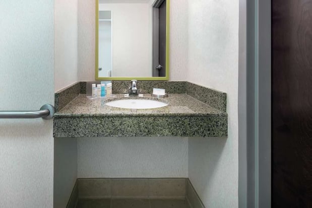 Images Hampton Inn South Plainfield-Piscataway