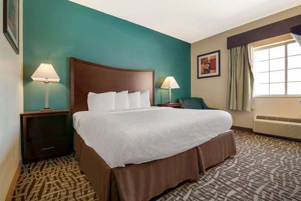 Images SureStay Plus By Best Western Topeka Northwest
