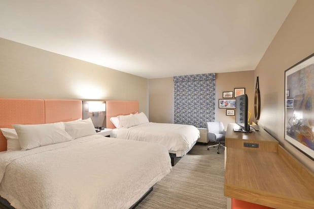 Images Hampton Inn & Suites Menomonie-UW Stout