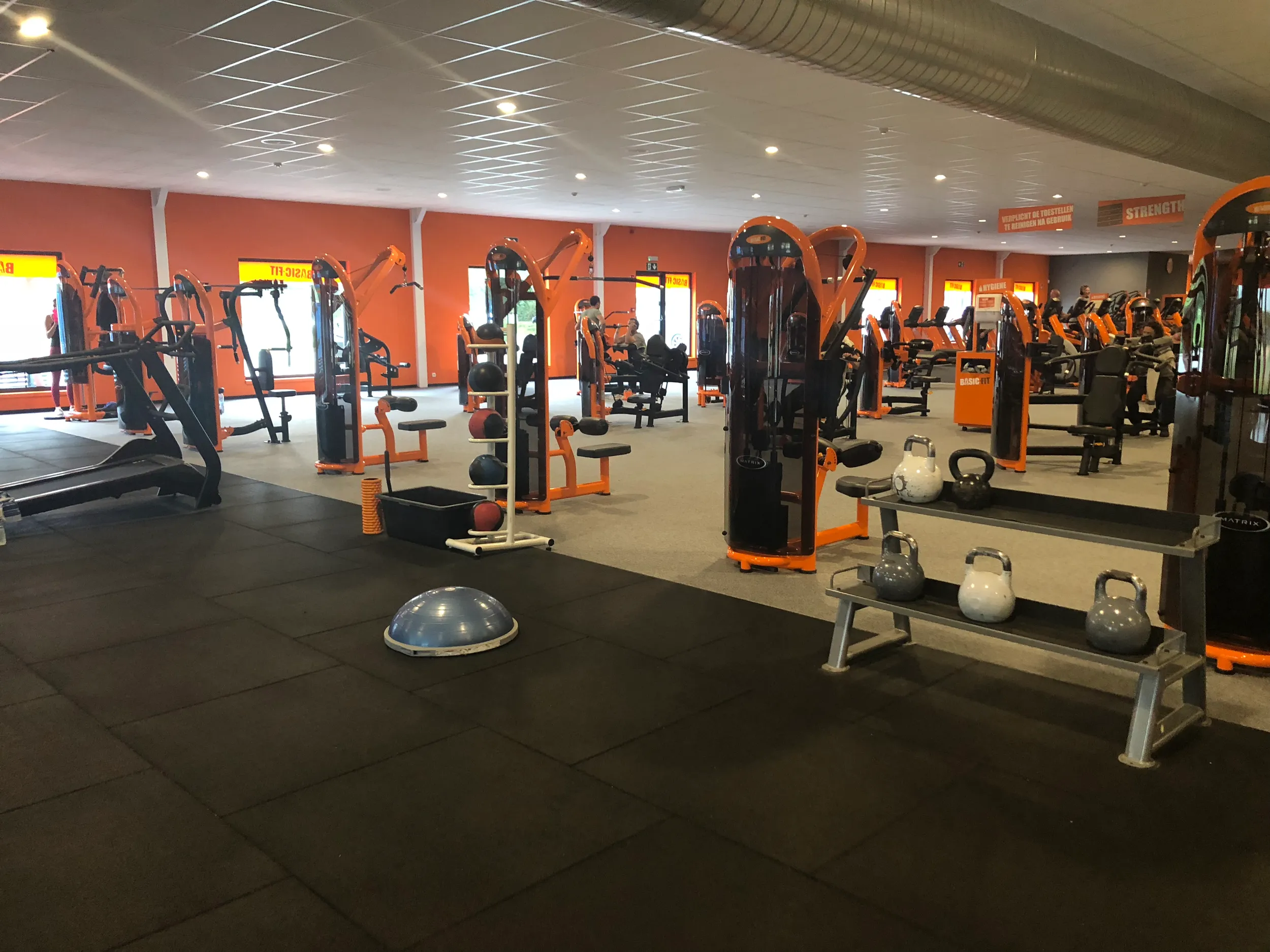 Images Basic-Fit 24/7