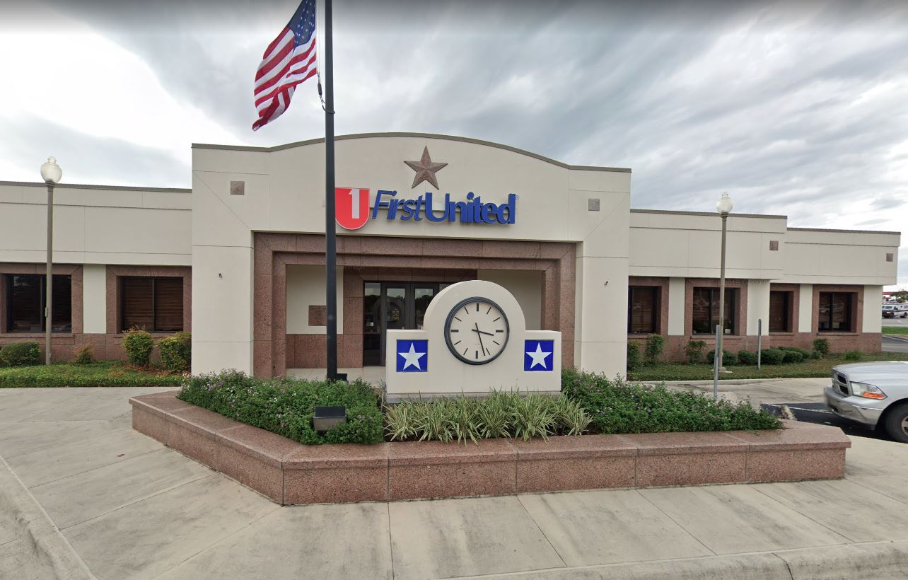 First United Bank - Schertz - exterior