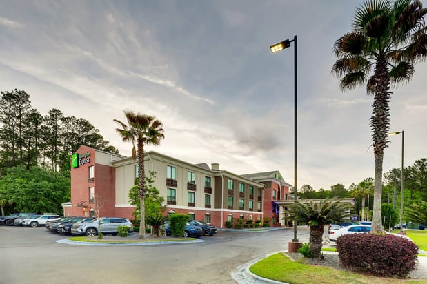Images Holiday Inn Express & Suites Hinesville East - Fort Stewart by IHG