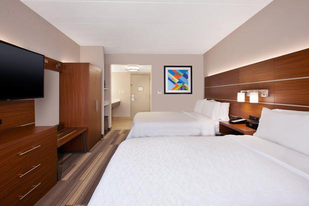 Images Holiday Inn Express Fairfax - Arlington Boulevard, an IHG Hotel