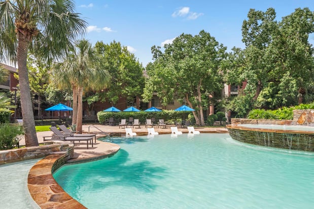 Images Camden Holly Springs Apartments