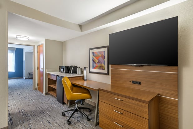 Images Holiday Inn Express & Suites Petersburg - Fort Gregg Adams by IHG