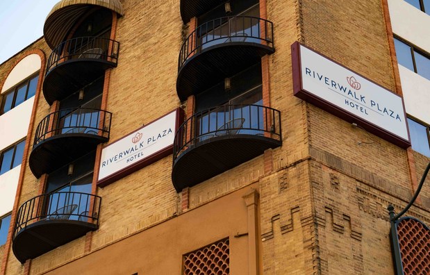 Images Riverwalk Plaza Hotel