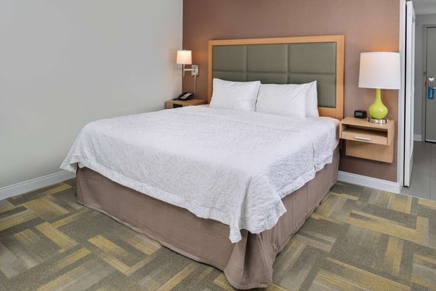 Images Hampton Inn & Suites Altoona-Des Moines