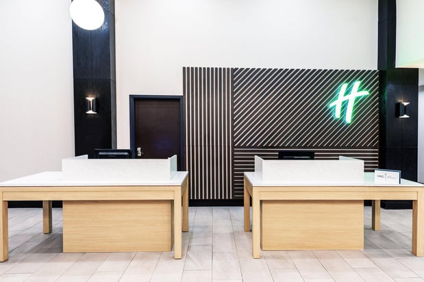 Images Holiday Inn & Suites Tulsa South by IHG