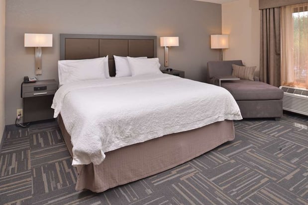 Images Hampton Inn closest to Universal Orlando