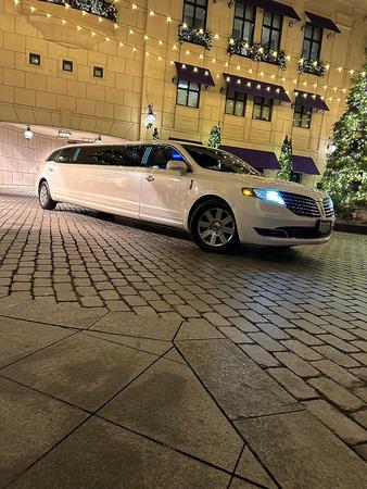 Images Chicago Cloud9 Limo