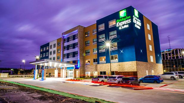 Images Holiday Inn Express & Suites Dallas Market Ctr - Love Field by IHG
