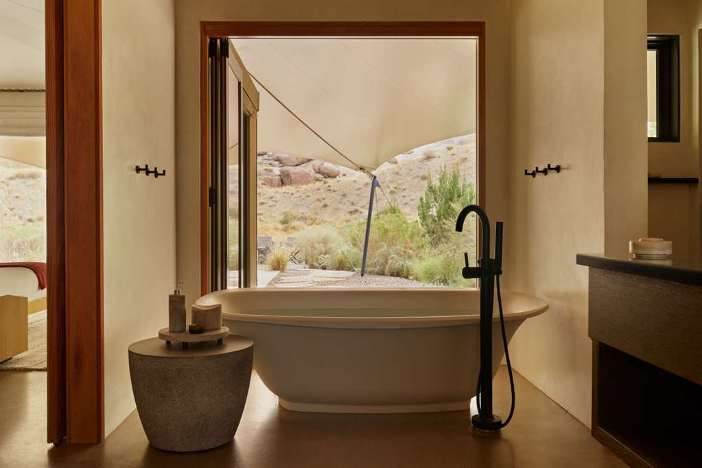 Amangiri One Bedroom Private Canyon Pavilion Bathroom