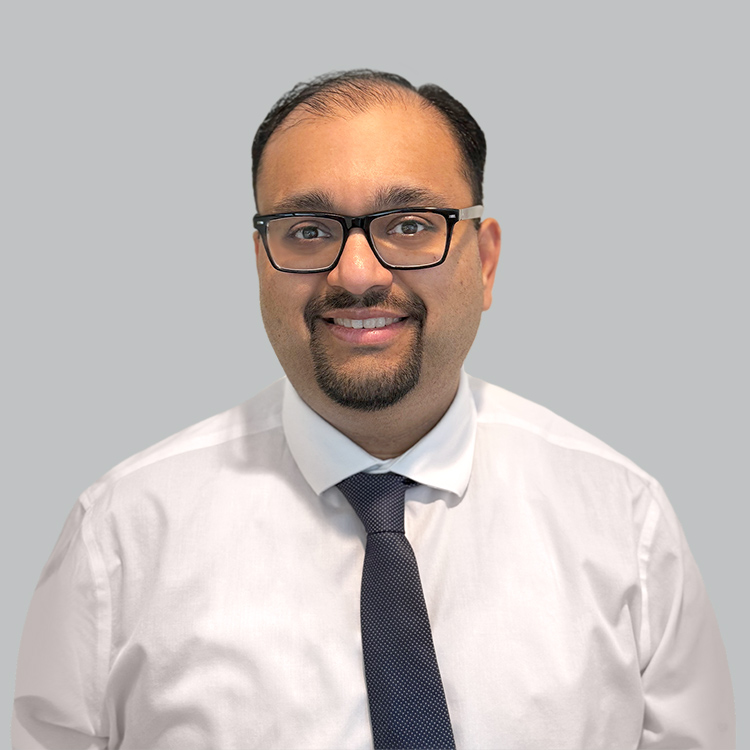 Headshot of Mohit (Matt) Kumar, a wealth advisor at Chase