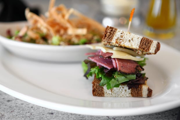 Images Holiday Inn & Suites East Peoria by IHG